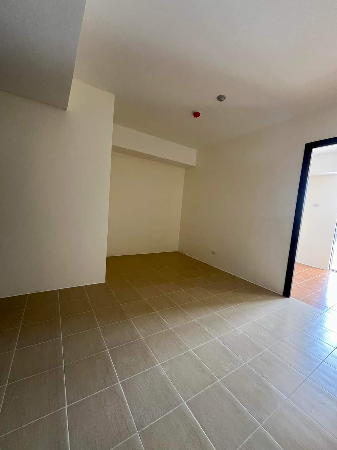 Old Minimalist Living Room