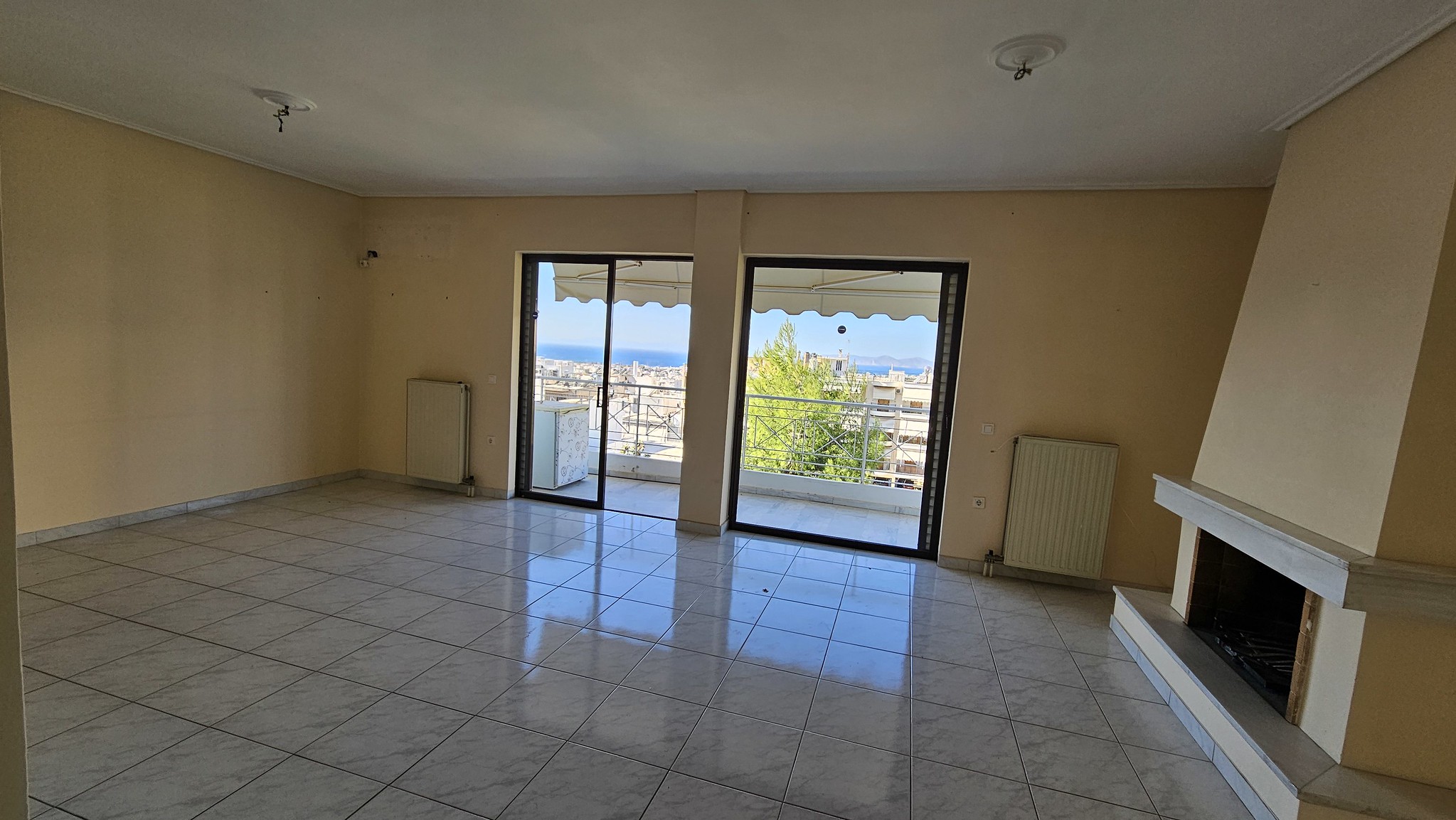 Old Contemporary Living Room