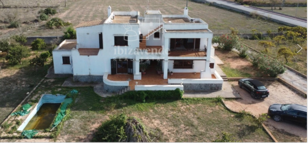 Old Minimalist House Exterior