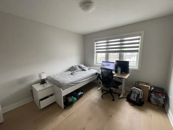 Old Mid-Century Modern Bedroom